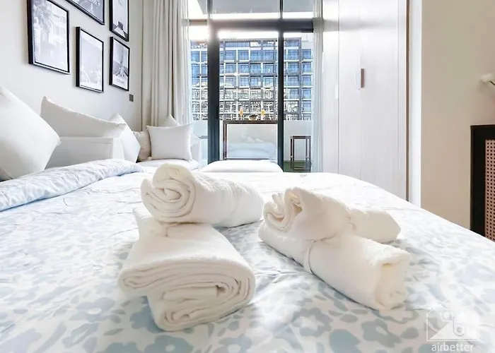 Meydan Bliss Luxurious Studio With Private Balcony